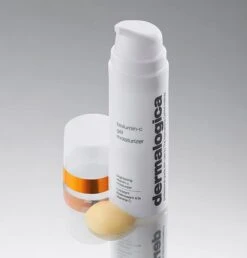 Dermalogica Biolumin-C Brightening Gel Moisturiser -Cosmetics Store 105011 BCGM website PDP lifestyle 583x609 30d86ab2 c80c 4242 bdc3 612207a079ee
