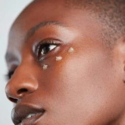 Elemis Pro-Collagen Eye Revive Mask 30ml -Cosmetics Store 50123 pro collagen eye revive mask application a 2000x2000 4ec9eaed dbe3 4aba 92bc 729eb6b7994e