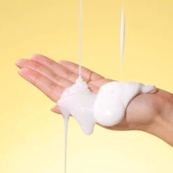 Coco & Eve Youth Revive Pro Youth Shampoo -Cosmetics Store PDP honeybliss texture 1140x af53712b 9470 4d67 8e2d 52da47e3cd11