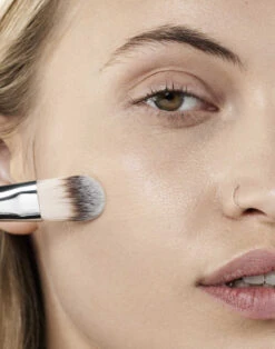 Et Al. Flat Foundation Brush 8 Et Al. Flat Foundation Brush -Cosmetics Store R BRSH30 FOUNDATION 20BRUSH 2FEA R BRSH30 FOUNDATIONBRUSH 03 38844.1681721051