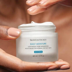 SkinCeuticals Daily Moisture 8 SkinCeuticals Daily Moisture -Cosmetics Store SKC 3606000482111 DAILY MOISTURE 6 940x940 1
