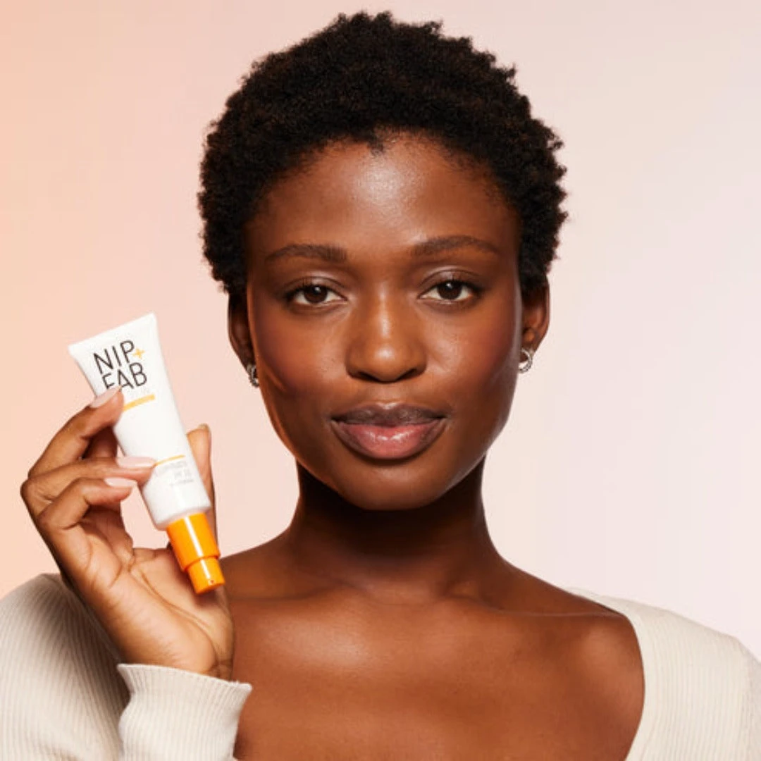 Nip+Fab Glow SPF 30 Moisturiser 50ml 4 Nip+Fab Glow SPF 30 Moisturiser 50ml - Image 2