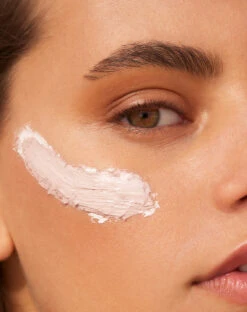 Sand & Sky Australian Pink Clay Porefining Face Mask 15 Sand & Sky Australian Pink Clay Porefining Face Mask -Cosmetics Store SS WEB APC MASK 6 1140x1440 crop center 5647b5f2 45cf 4b33 9fb5 6f46347e2e30