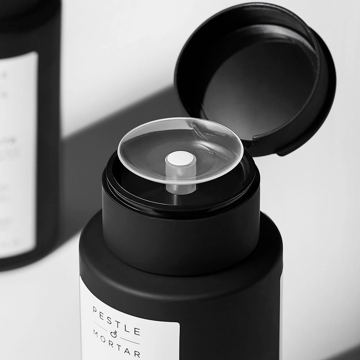 Pestle And Mortar Exfoliate Glycolic Acid Toner 5 Pestle And Mortar Exfoliate Glycolic Acid Toner - Image 3