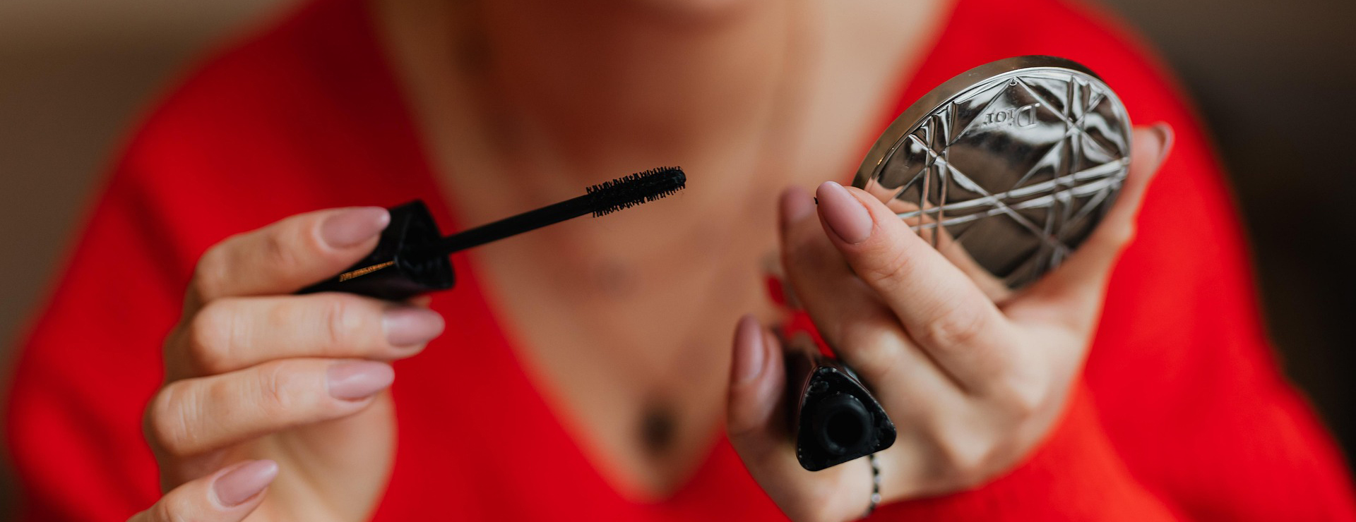 Cosmetics Store -Cosmetics Store woman 7292227 1920